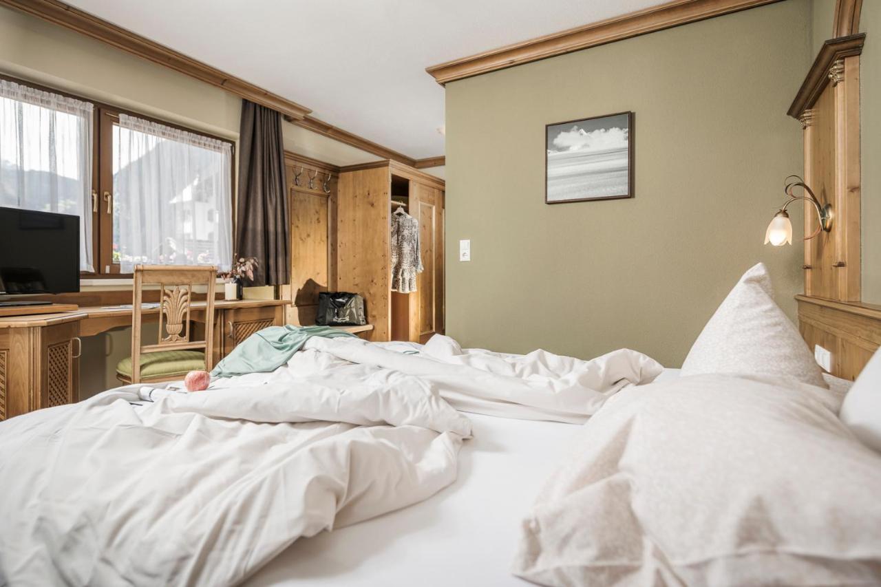 Hotel Sieghard Zillertal Hippach Exterior photo
